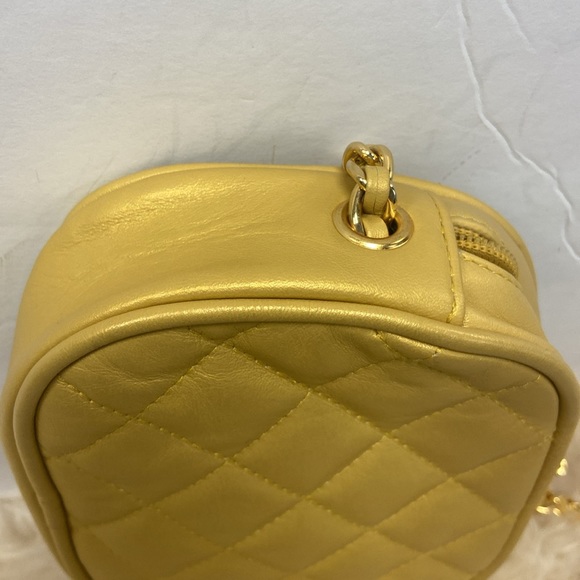 ❤️MODA INT’L SMALL CROSSBODY GOLD PURSE💕 - Picture 5 of 6